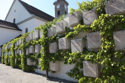 Günther Vogt, Urnenwand, Friedhof Steckborn (CH)